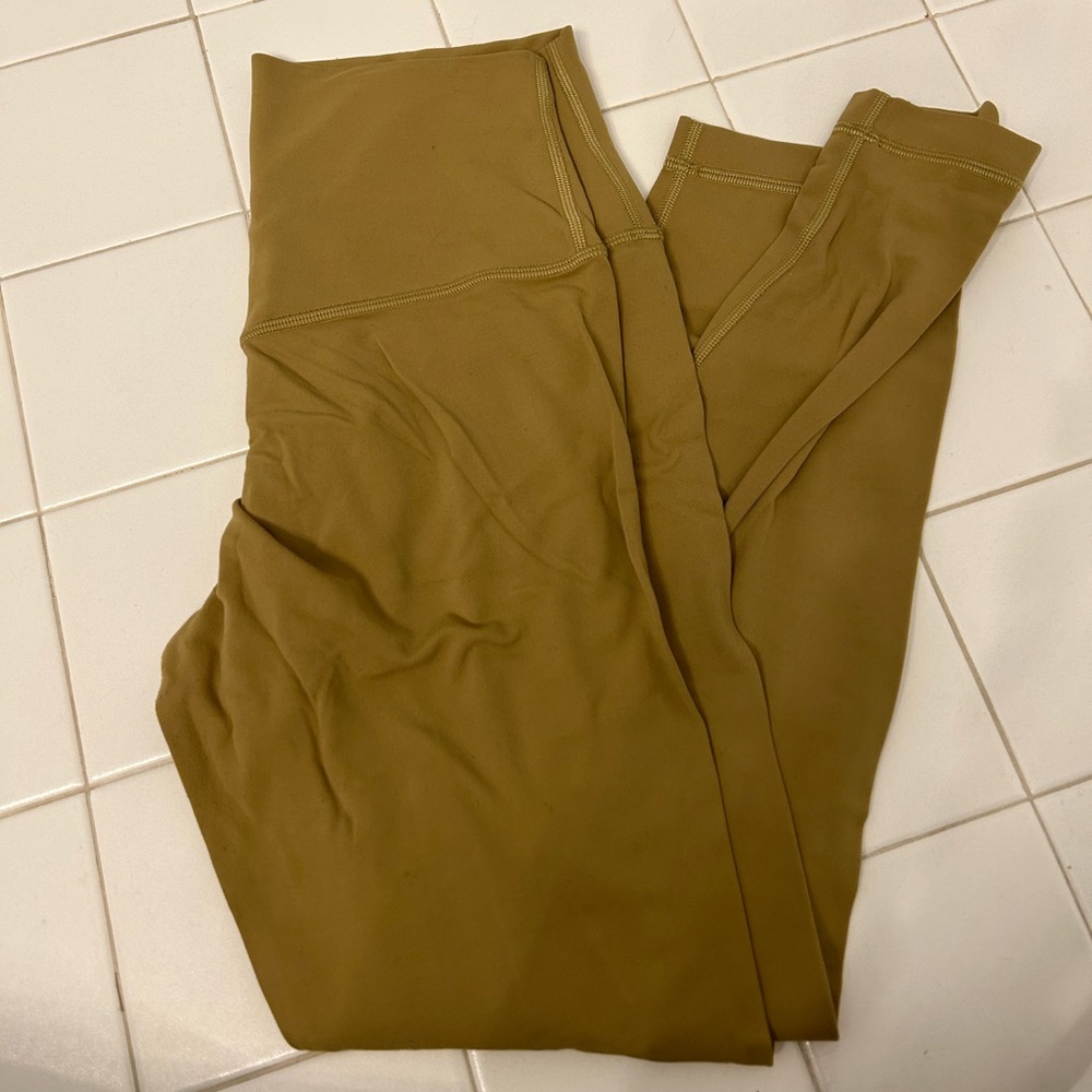 Leggings Lululemon.  Align crop 23” color mustard green